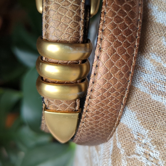 Vintage brown leather belt w/ gold buckle - Picture 2 of 4